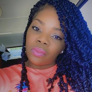 Meet your Posher, Alisha